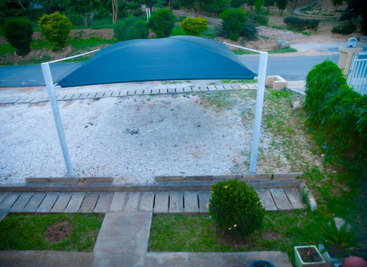 Sanctuary Aparthotel-Ac-Garden- Solar-Wi-Fi -Firepit-Park-Carport Лусака Экстерьер фото